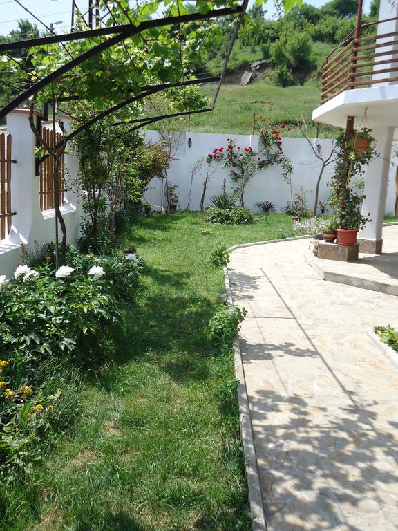 Petrovi Guest House Obzor Exterior photo